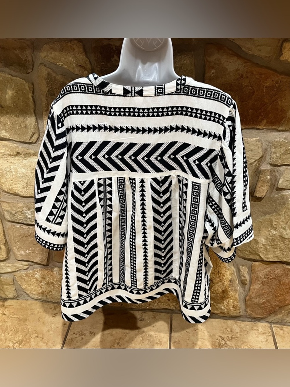 Old Navy Black & White Lined Tribal Print Blouse Women's Plus 3X Aztec Babydoll - Picture 8 of 14